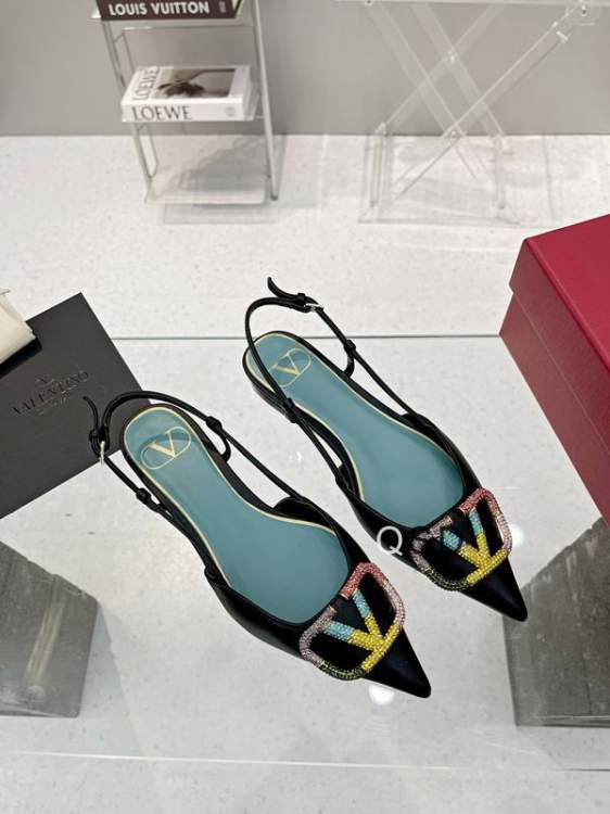 Picture of Valentino Shoes _SKUValentinosz35-41SD01291319989